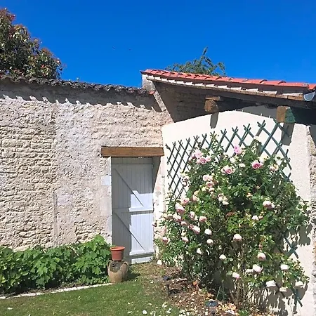 La Madeleine Bed & Breakfast La Jarrie
