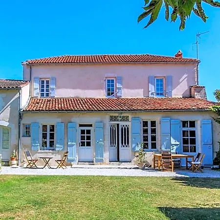 La Madeleine Bed & Breakfast La Jarrie